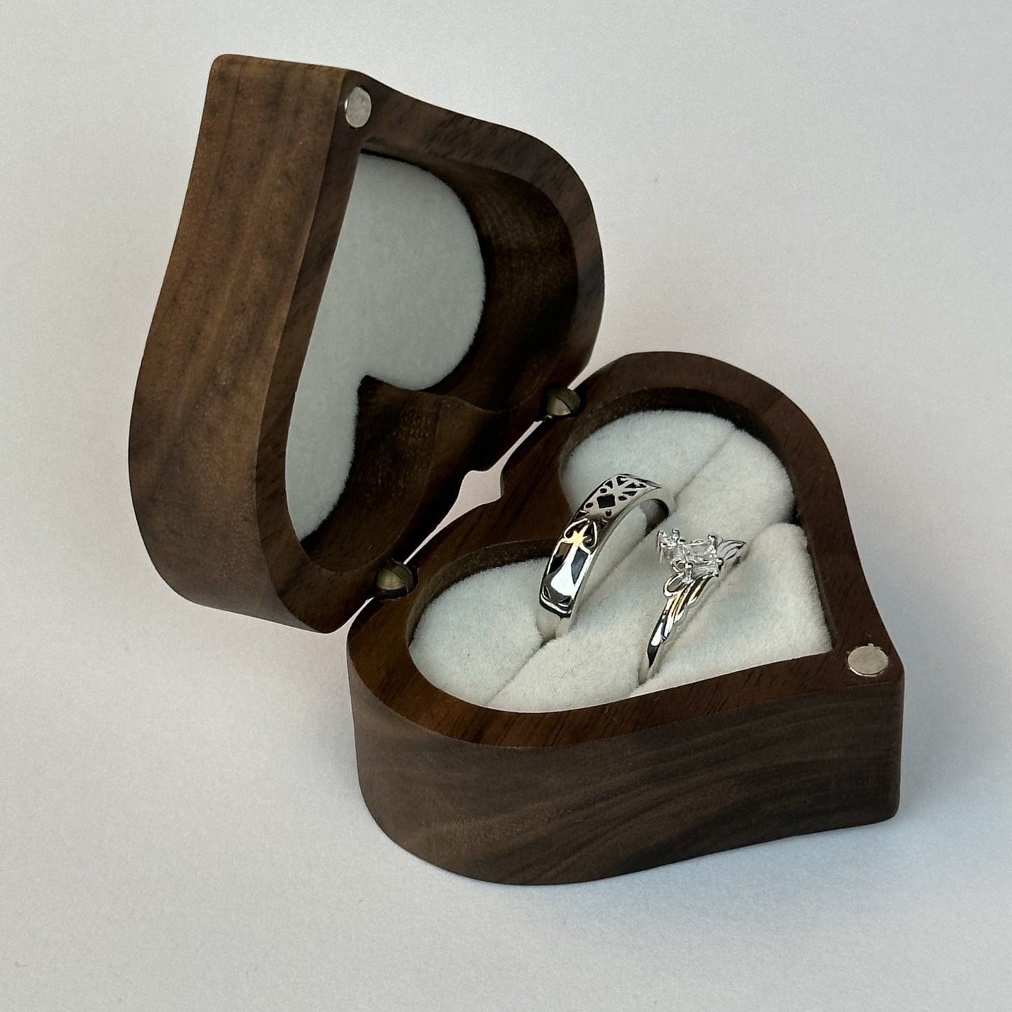 Knight & Queen Royalty Rings - CouplesPicks