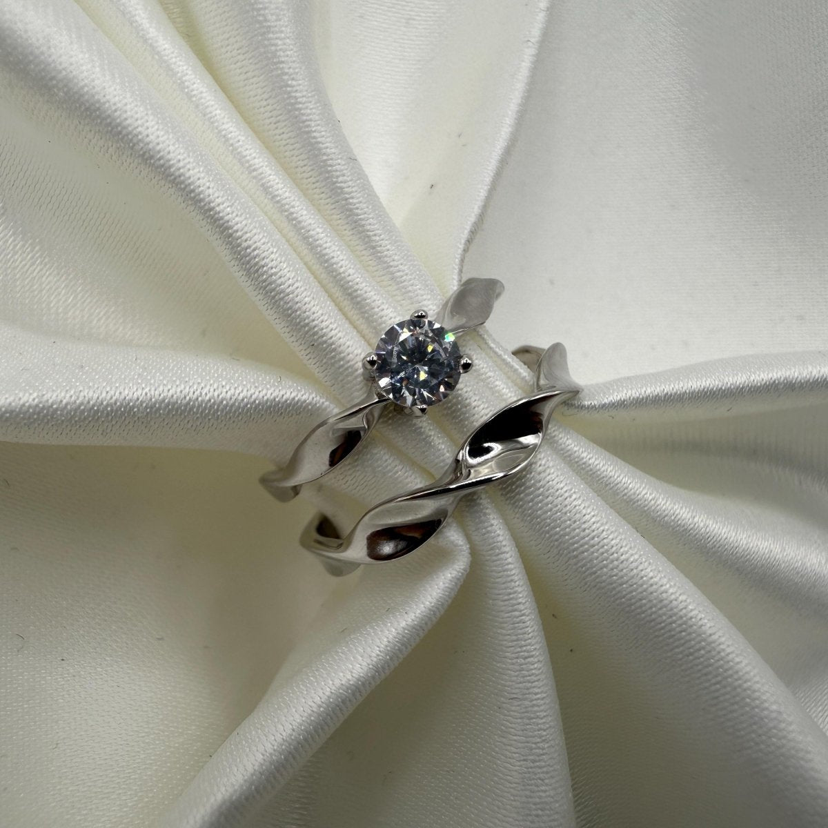 925 Sterling Silver Adjustable Ring Wavey Zirconia - Inspired Design | “Seraphyl - CouplesPicks