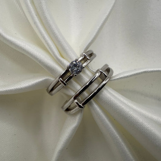 Arqen 925 Sterling Silver Adjustable Rail Ring – Glossy Zirconia Design - CouplesPicks