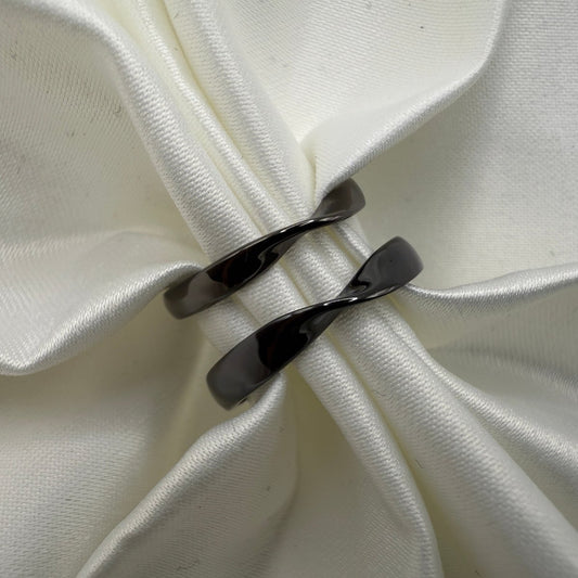 Noctyrel Midnight Twisted Color - Changing Silver Ring - CouplesPicks