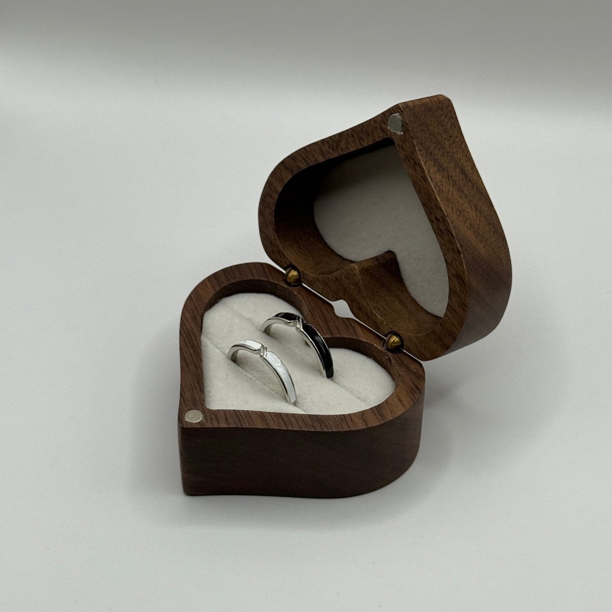 Nyvayne Black & White Balance Ring Set – 925 Sterling Silver - CouplesPicks