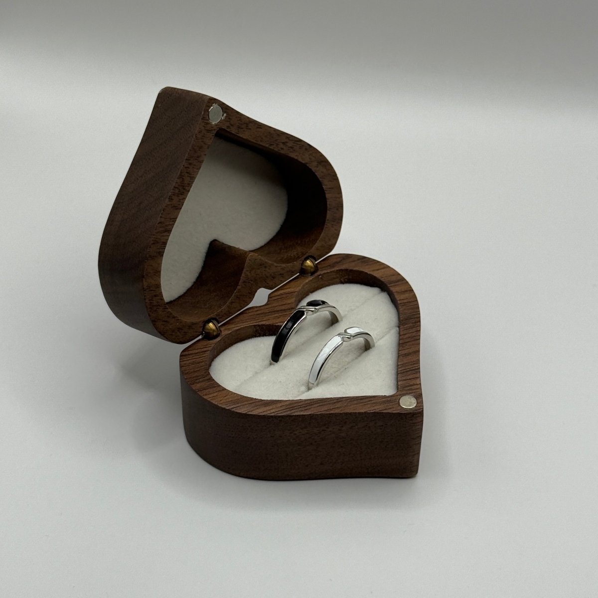 Nyvayne Black & White Balance Ring Set – 925 Sterling Silver - CouplesPicks