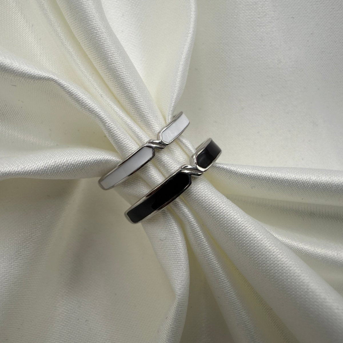 Nyvayne Black & White Balance Ring Set – 925 Sterling Silver - CouplesPicks