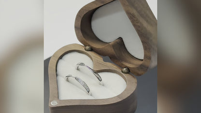 Twisted Wave Diamond Path Ring Set