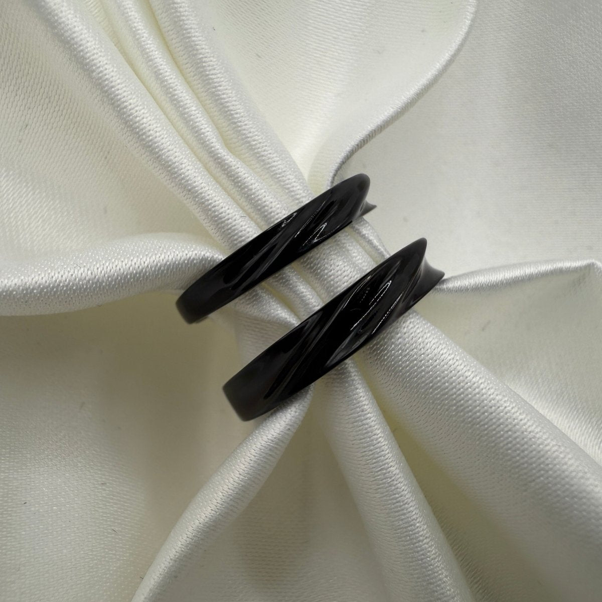 Velith 925 Sterling Silver Adjustable Color - Changing Wave Ring – Glossy Black Design - CouplesPicks