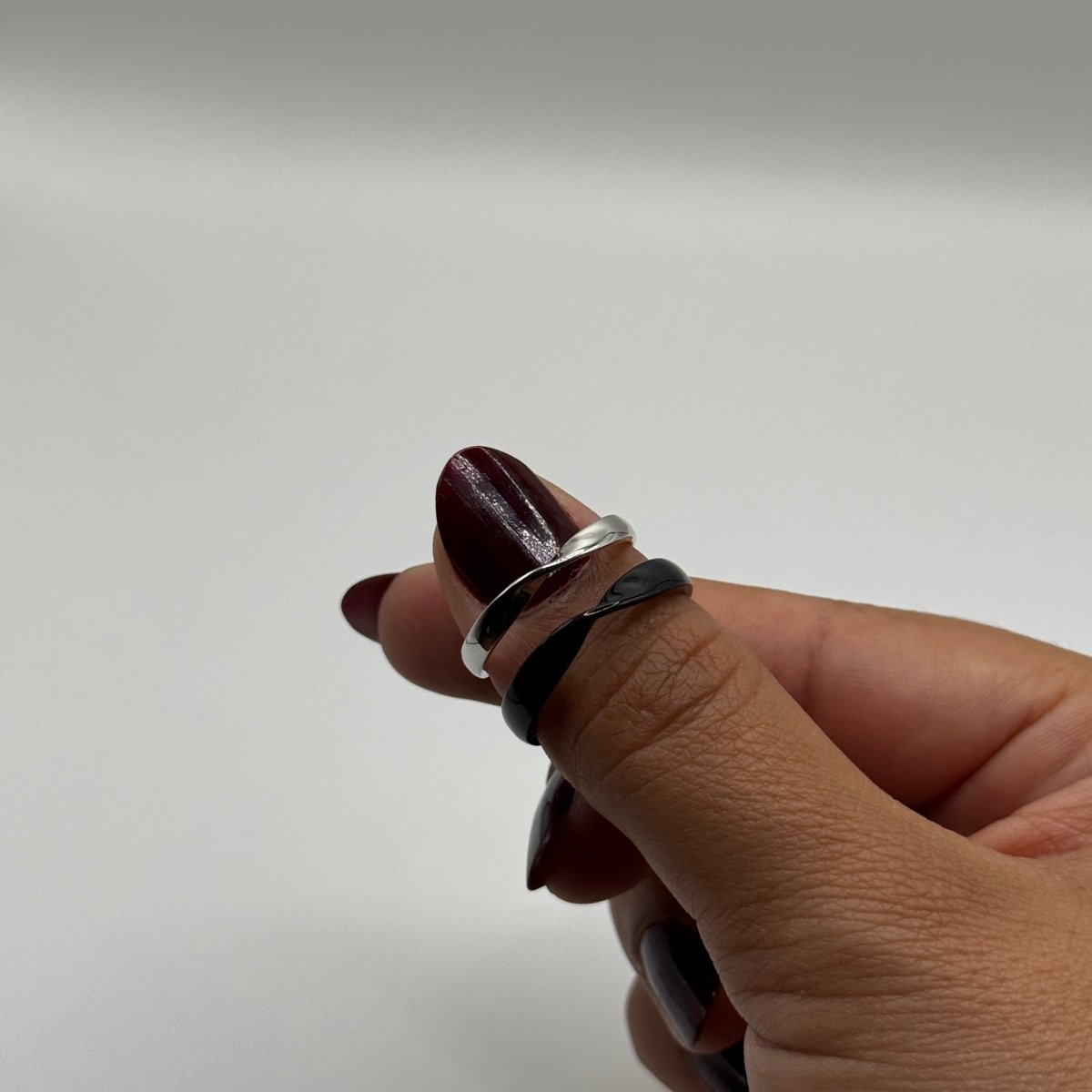 Veylen Twisted Color - Changing Silver Ring - CouplesPicks