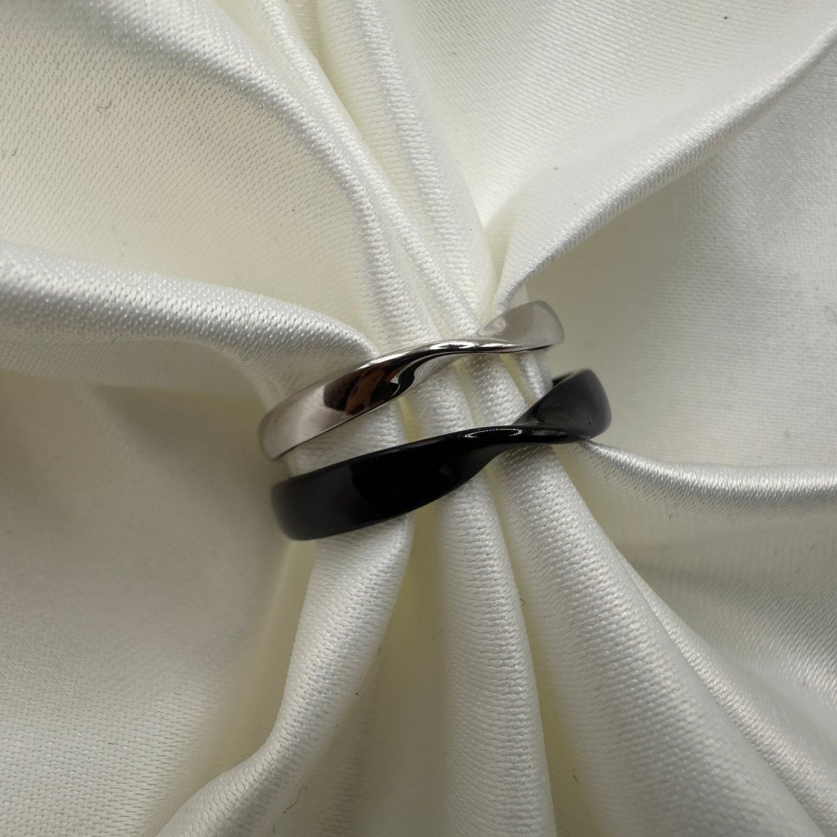 Veylen Twisted Color - Changing Silver Ring - CouplesPicks