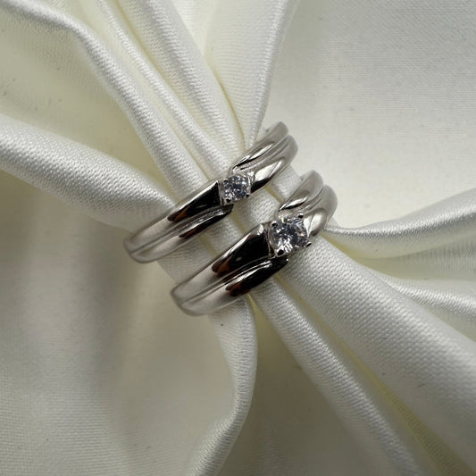 Veyra 925 Sterling Silver Grooved Zirconia Adjustable Ring - CouplesPicks