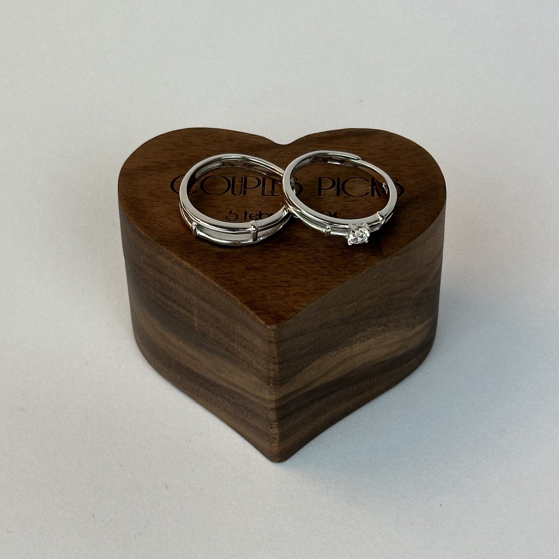 Bone Structure Diamond Ring Set - CouplesPicks