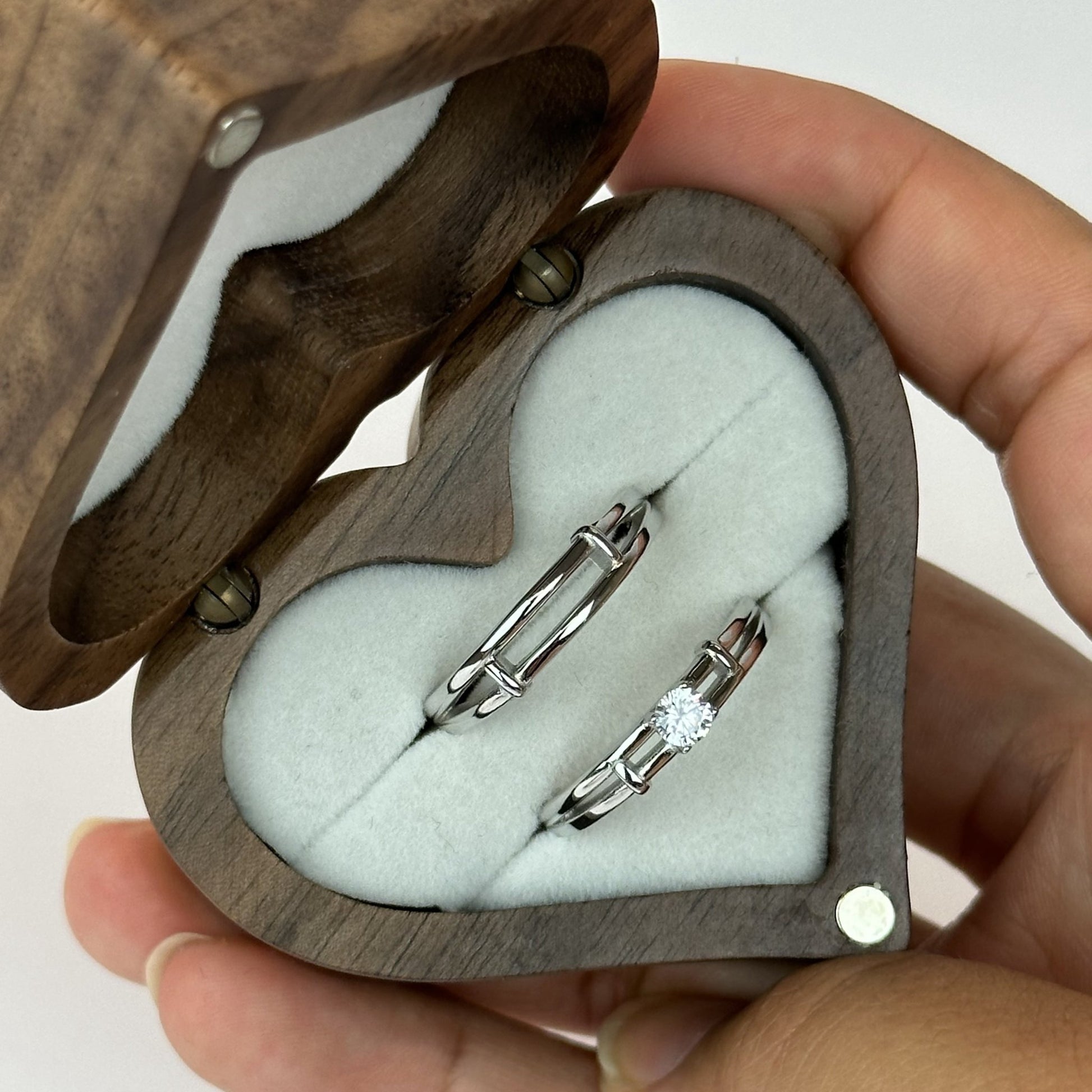 Bone Structure Diamond Ring Set - CouplesPicks