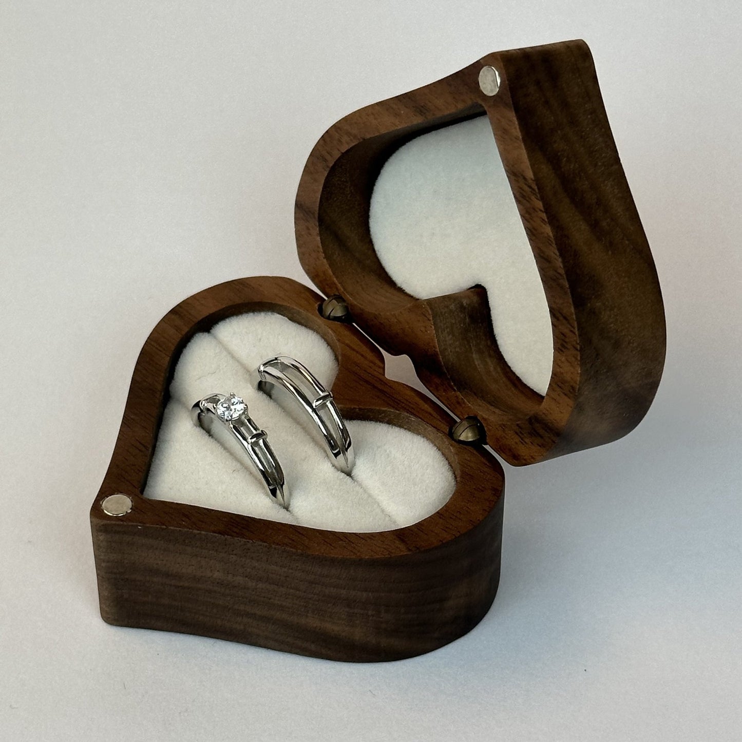 Bone Structure Diamond Ring Set - CouplesPicks