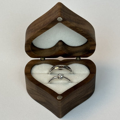 Endless Love Promise Ring Set - CouplesPicks