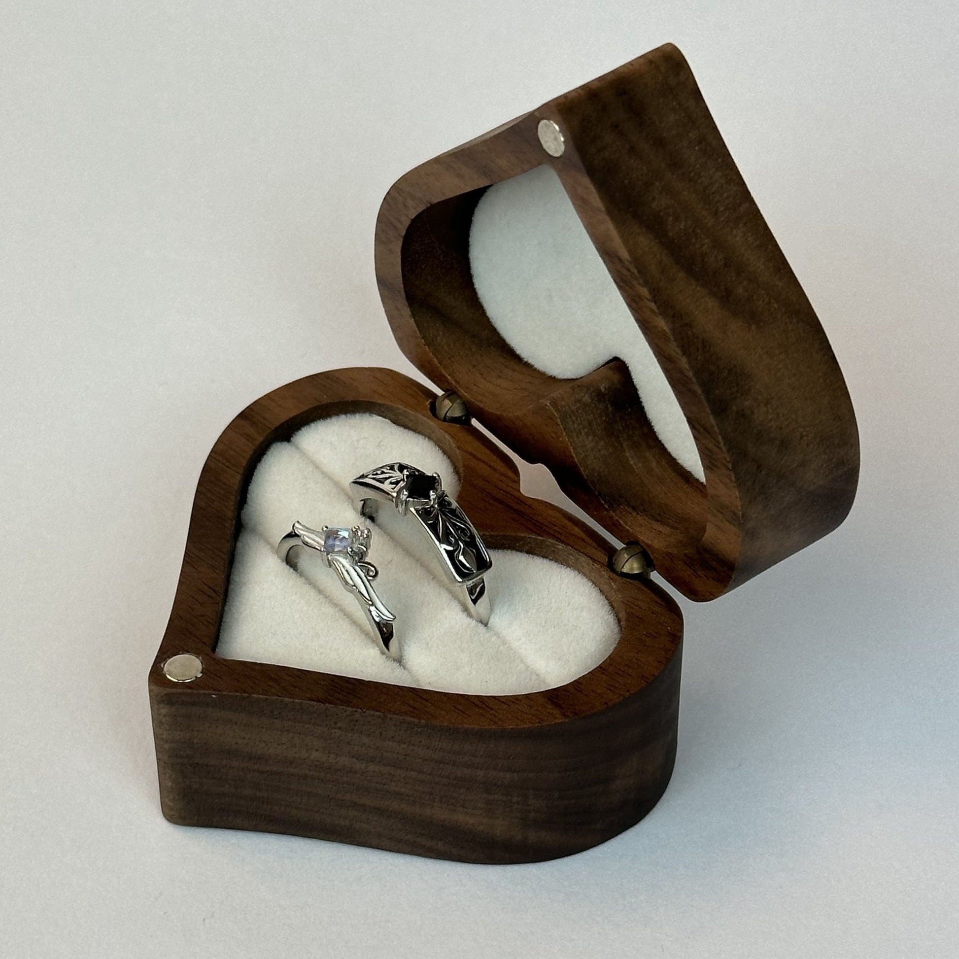 Knight & Queen Opal Ring Set - CouplesPicks