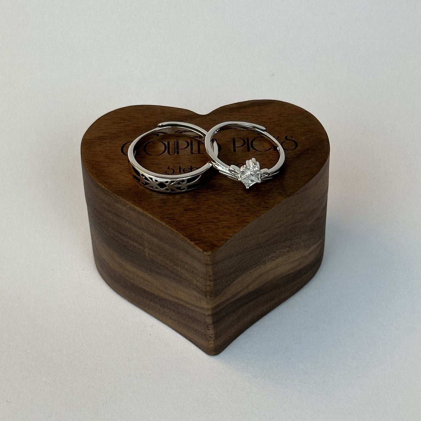 Knight & Queen Royalty Rings - CouplesPicks