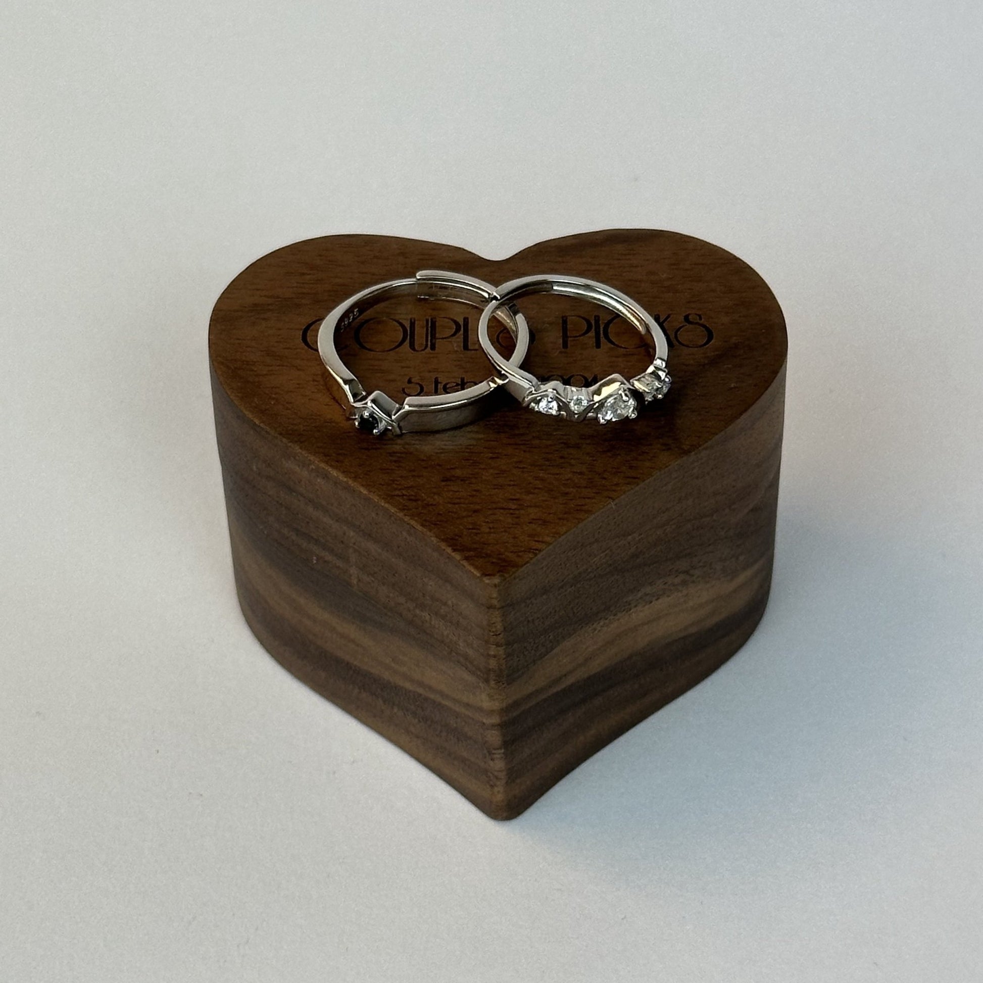 Knight & Queen Royalty Rings - CouplesPicks
