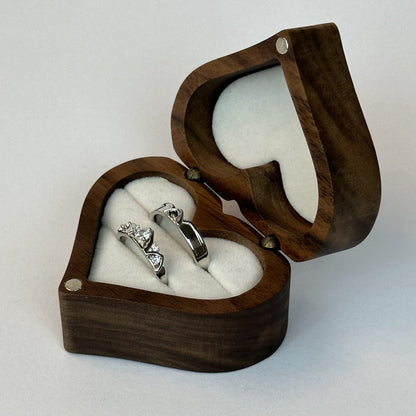 Knight & Queen Royalty Rings - CouplesPicks