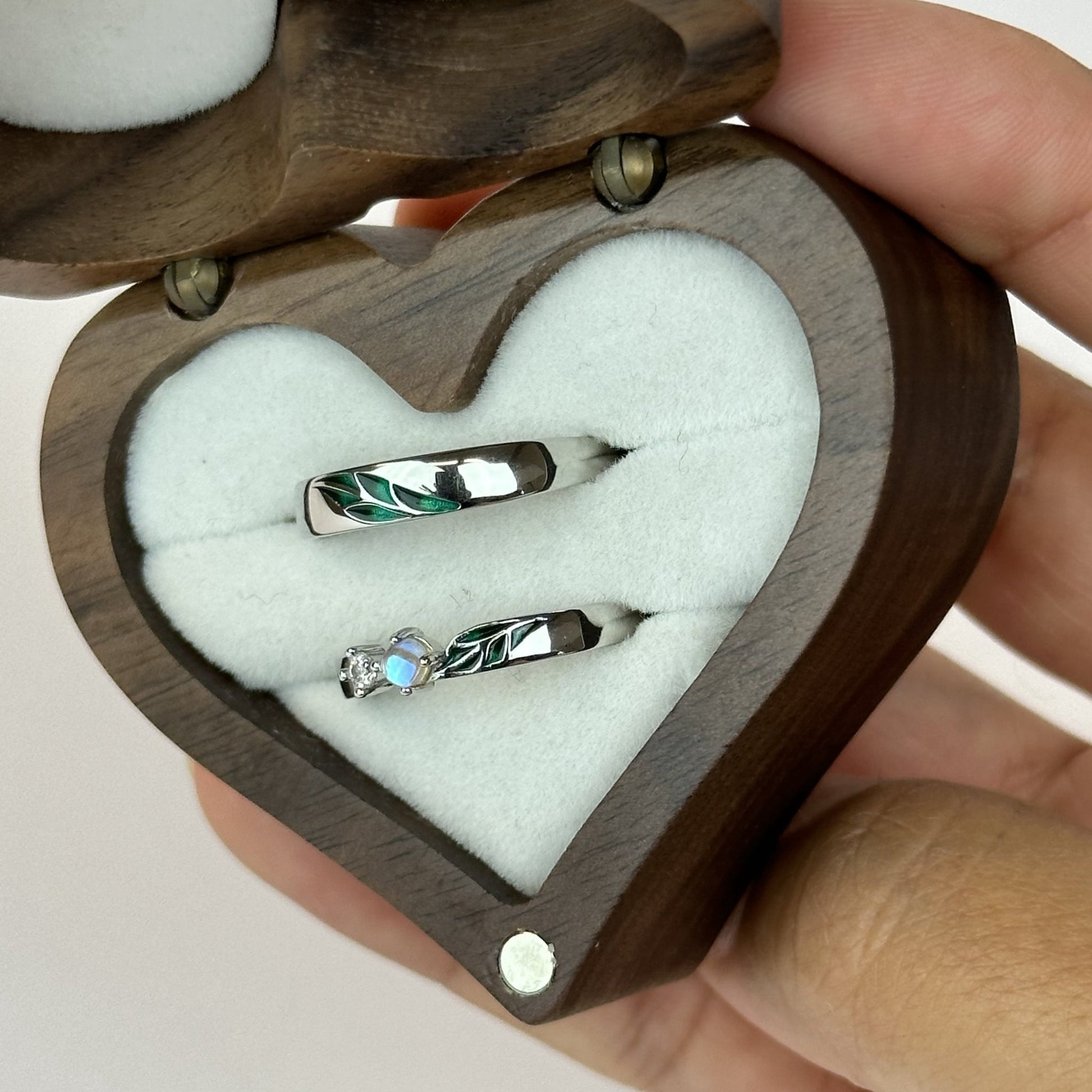 Leafy Green Branch Opal Ring Set - CouplesPicks