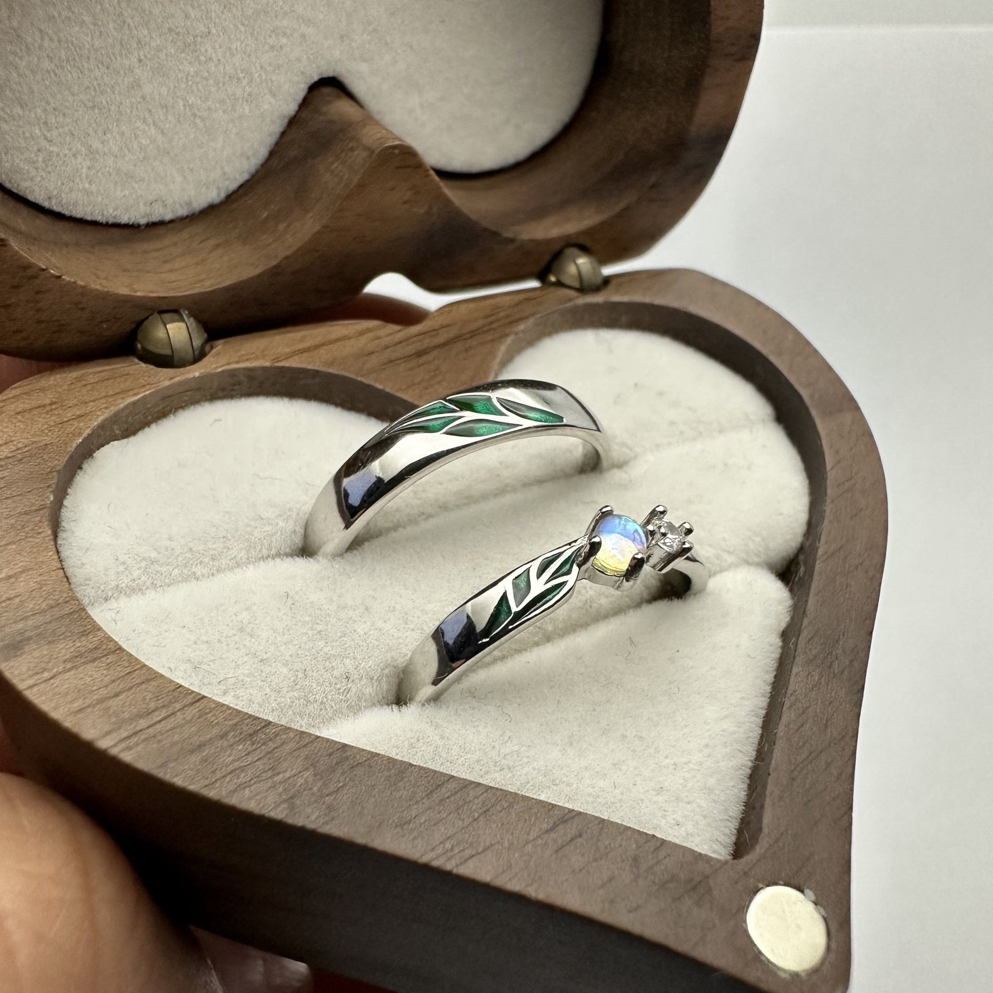 Leafy Green Branch Opal Ring Set - CouplesPicks