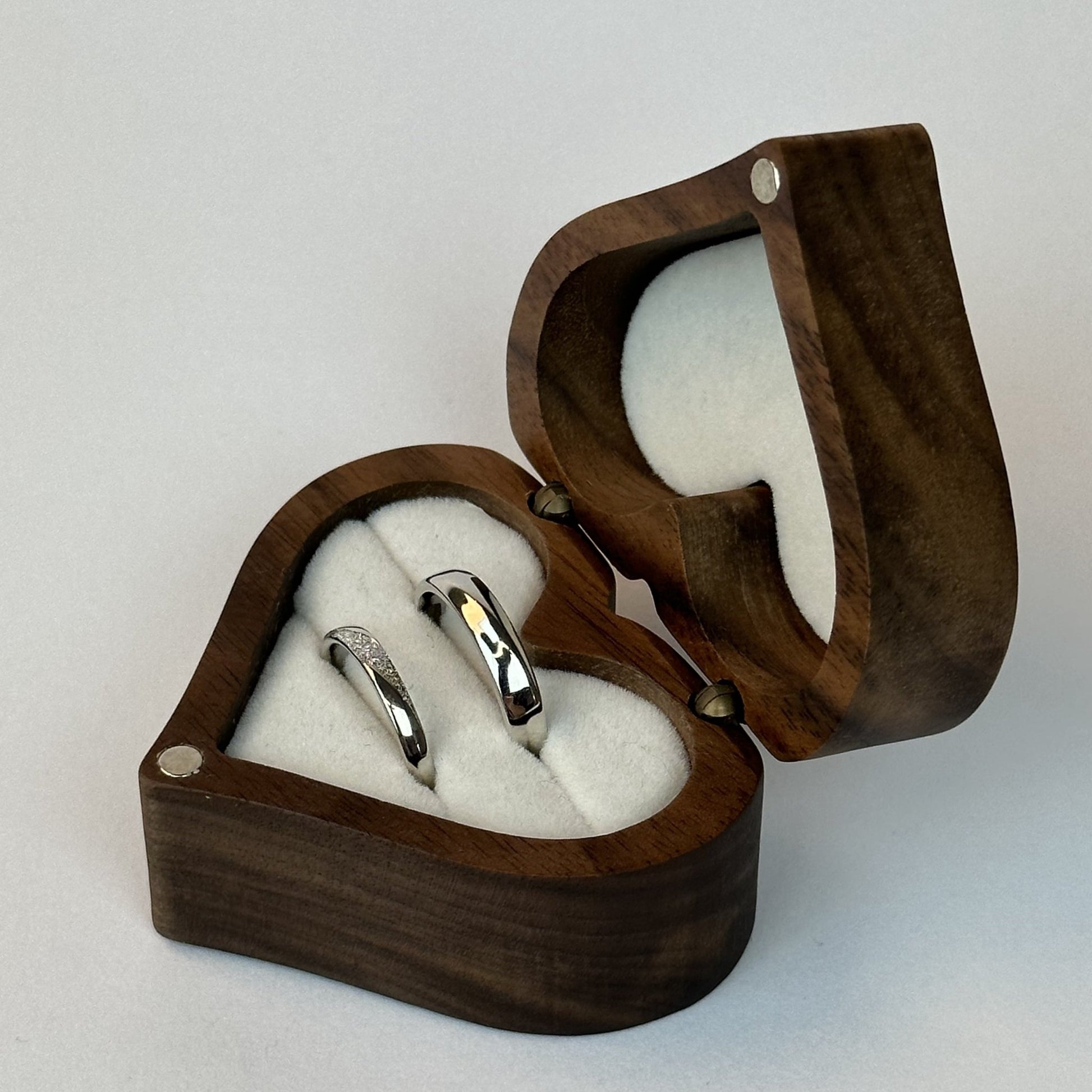 Sandstrip Groove Ring Set - CouplesPicks