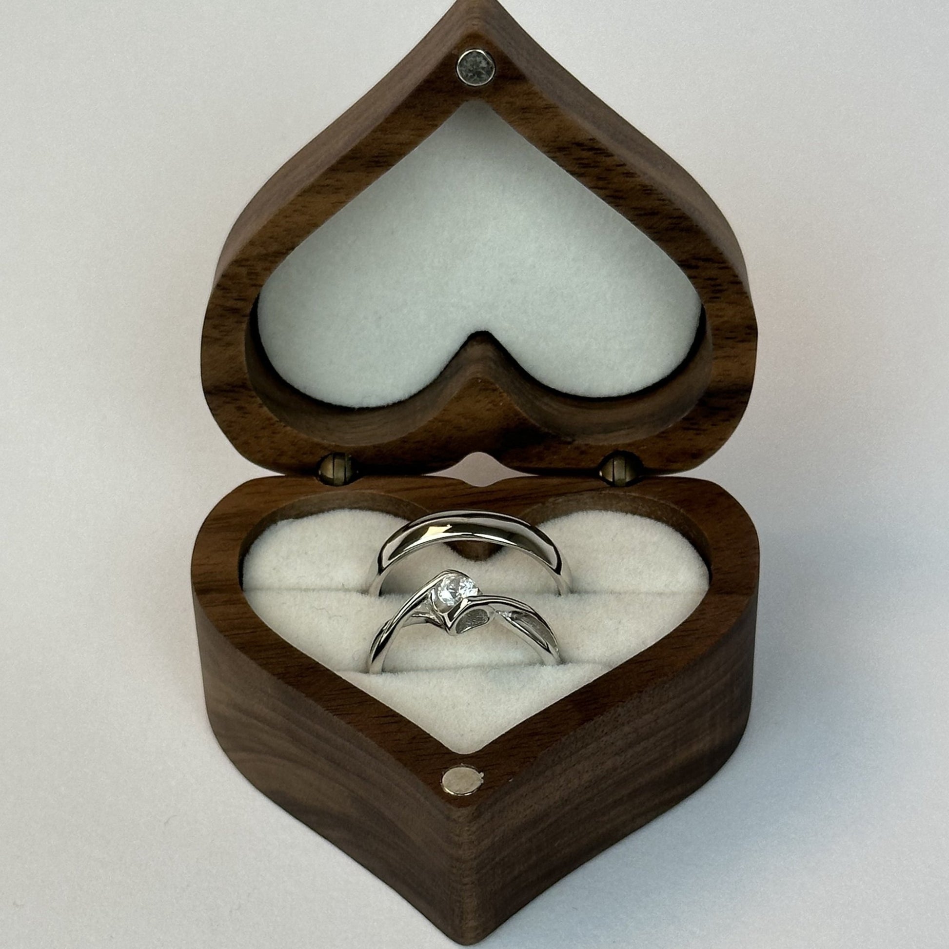 Solitaire Diamond Heart Love Ring - CouplesPicks