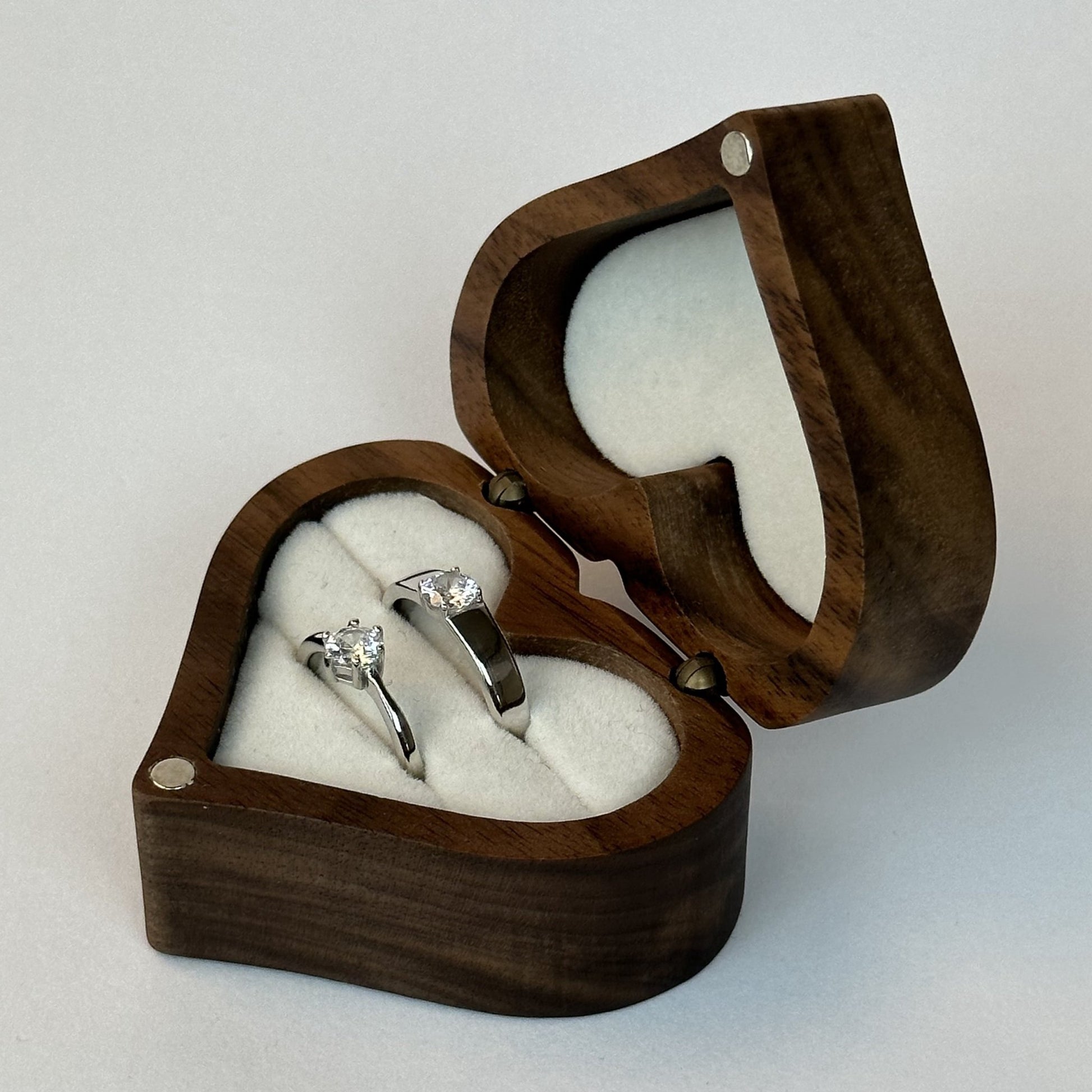 Solitaire Diamond Matching Rings - CouplesPicks