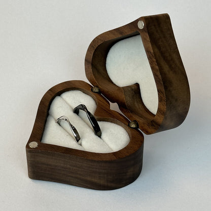 Twisted Wave Black & Silver Couple Rings - CouplesPicks