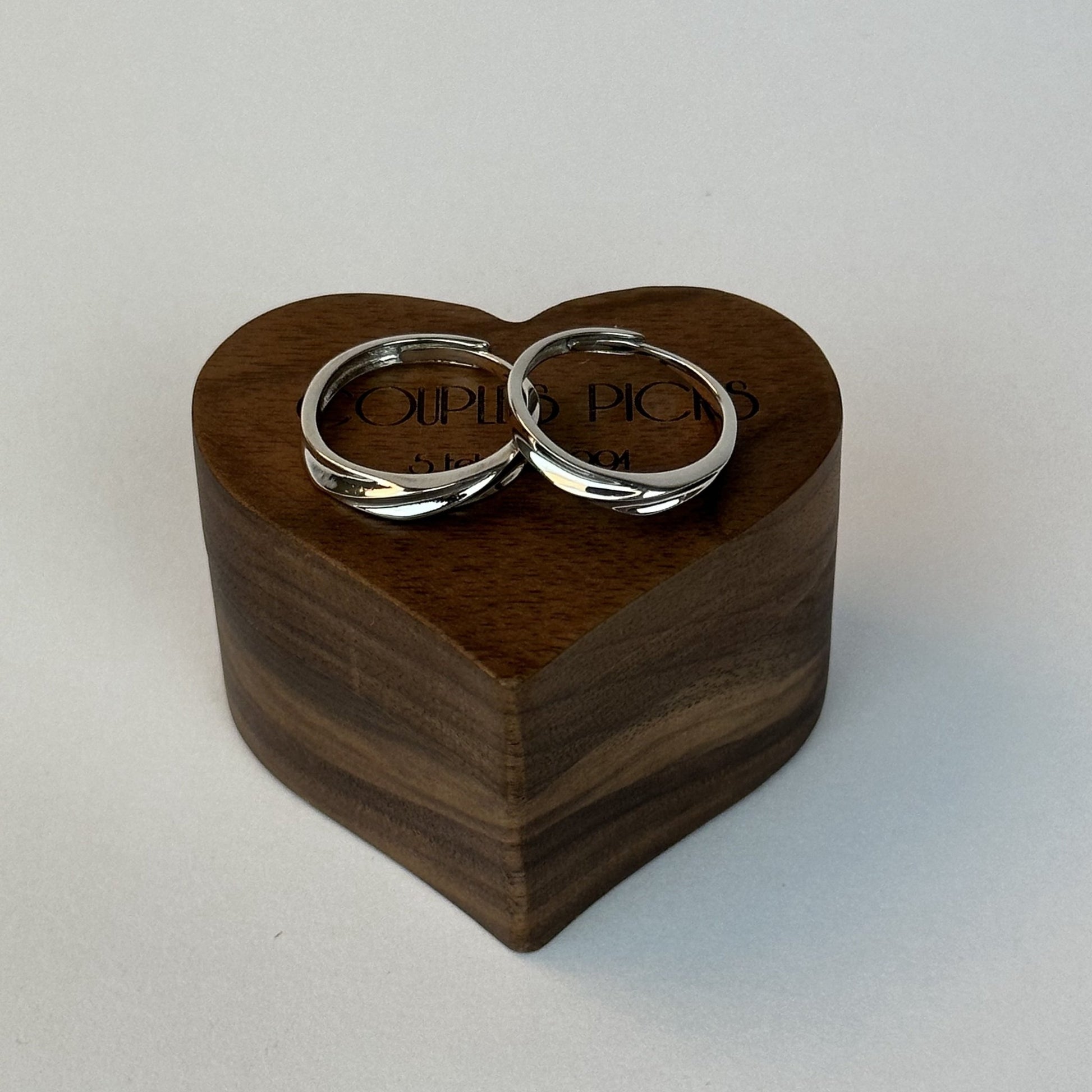 Wave Groove Silver Ring Set - CouplesPicks